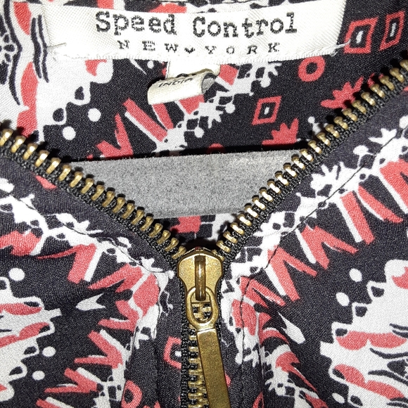 Speed Control New York Dress - Picture 2 of 4